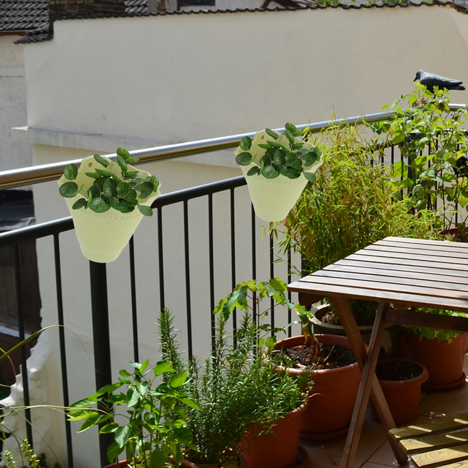 

1Pcs Wall Hanging Flower Pot Modern Decorative Plastic Planter Indoor Outdoor Garden Balcony Plant Holder Plastic Flowerpot