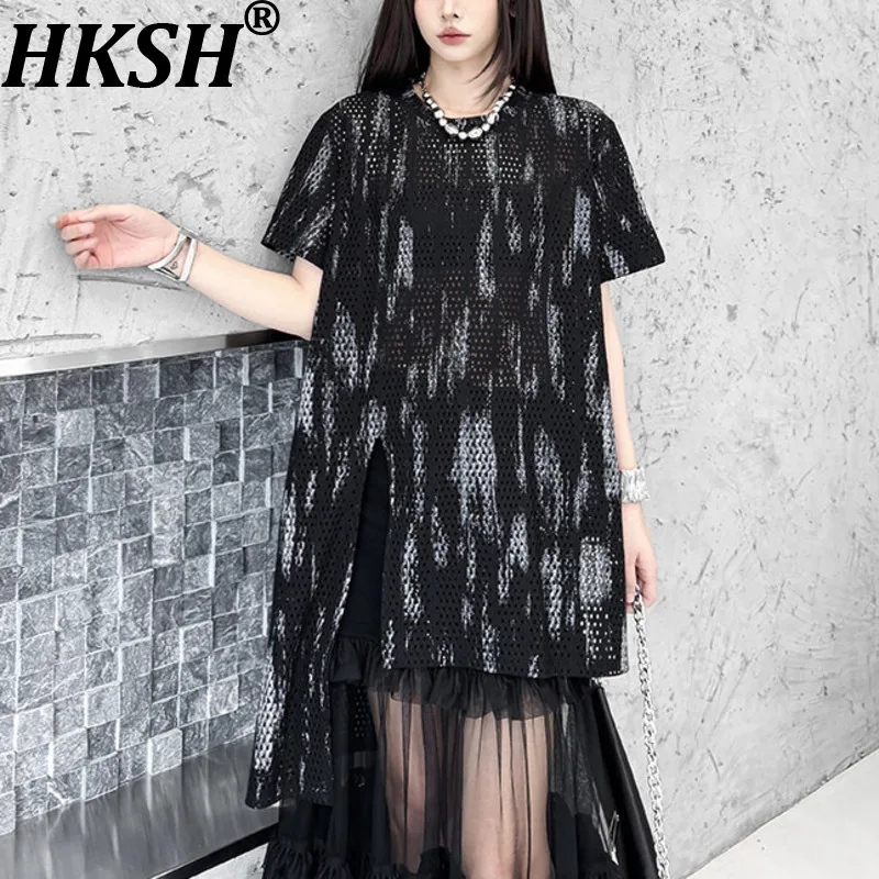 

HKSH Women Chic T-shirt Asymmetric Niche Design Printed Split O-neck Short Sleeves Elegant Tee Streetwear Top New Summer HK20799