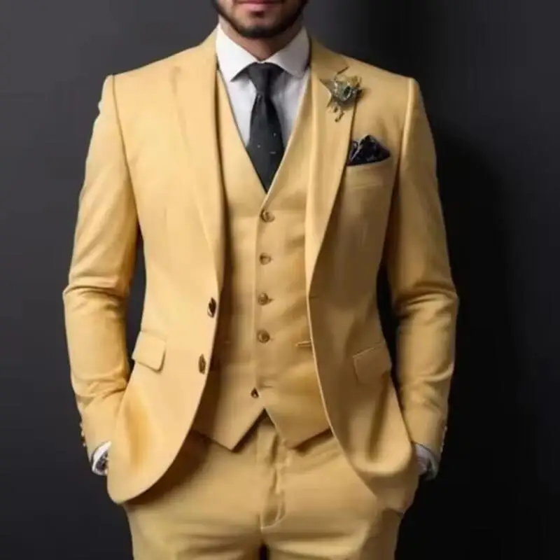

Мужской костюм-тройка (пиджак, брюки, жилет) желтого цвета, высокого качества, однобортный, с отложным воротником, стандартной длины, для торжественных мероприятий