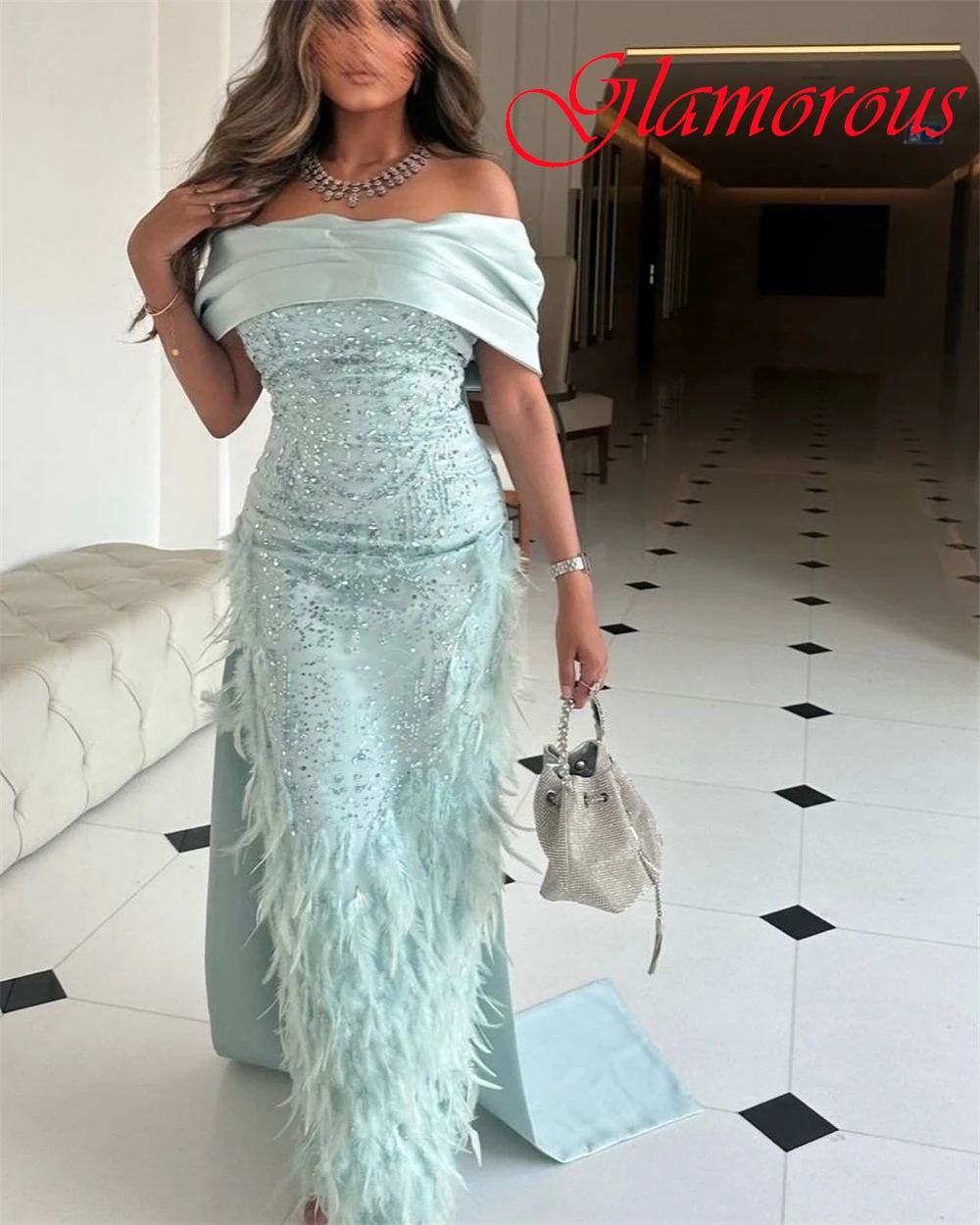 Customized Temperament Boat Neck Evening Dress Elegant Satin Feathers Prom Dresses Sexy Court Train Special Occasion Gowns