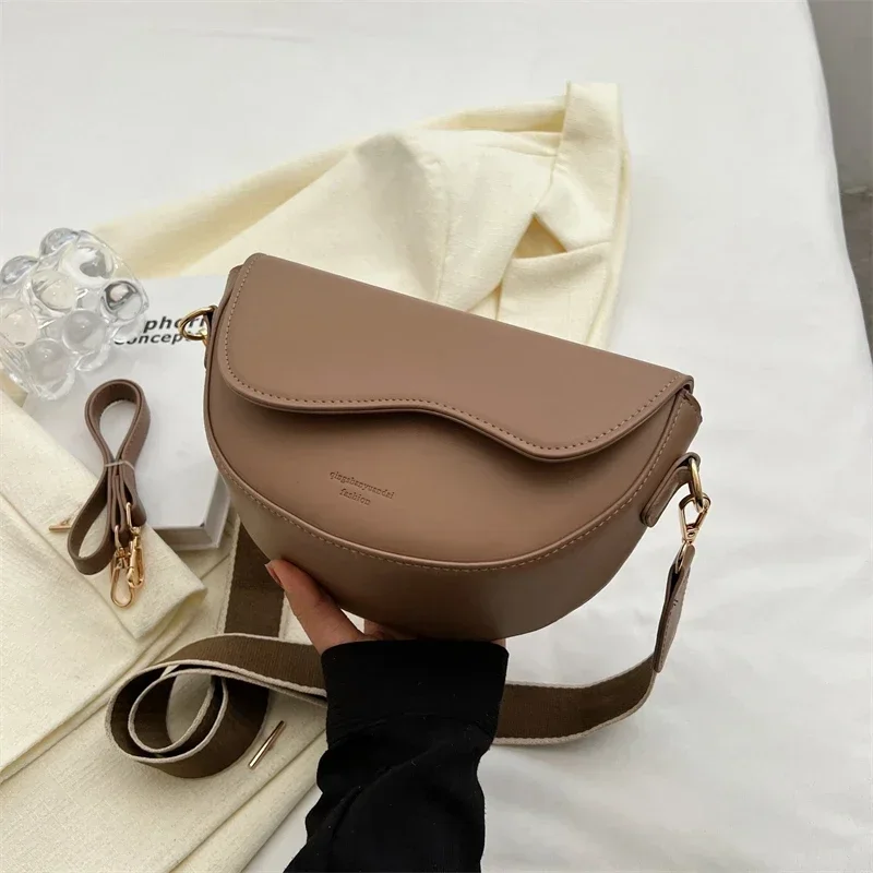 2024  Small Leather Saddle Armpit Bags for Women Bolsa Summer Chain Shoulder Crossbody Bag Ladies Vintage Underarm Handbags