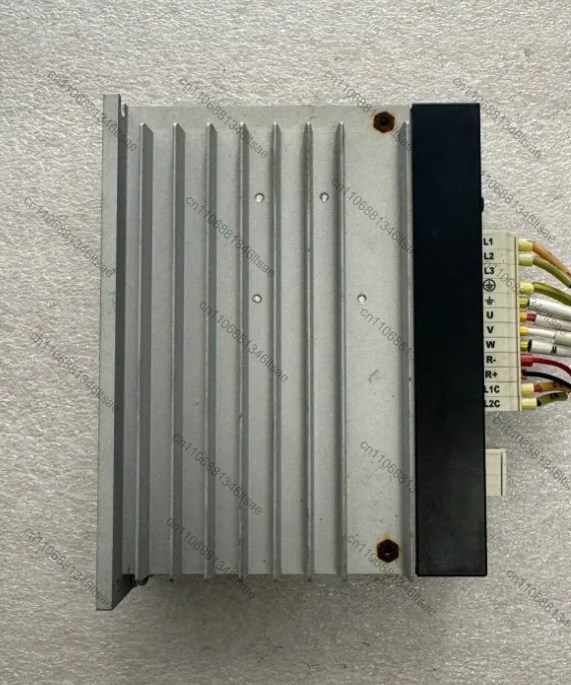 Accessories 1pcs servo drive d2-0423-s-b0, input voltage 100-240v, output 0-373v three-phase output