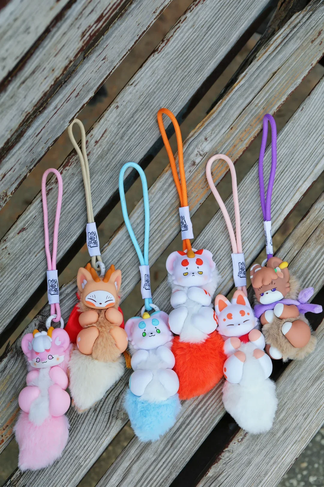 

Новинка в наличии, включает в себя зверь, как существа с духом на ладони, композитные куклы, подвески, слепые коробки, аниме, оригинальный мультфильм