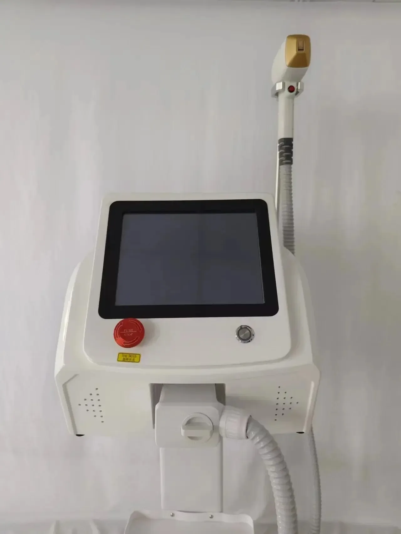 2025 macchina professionale per la depilazione a diodi multi lunghezza d'onda Attrezzatura per alessandrite Macchina per la depilazione indolore permanente IPL