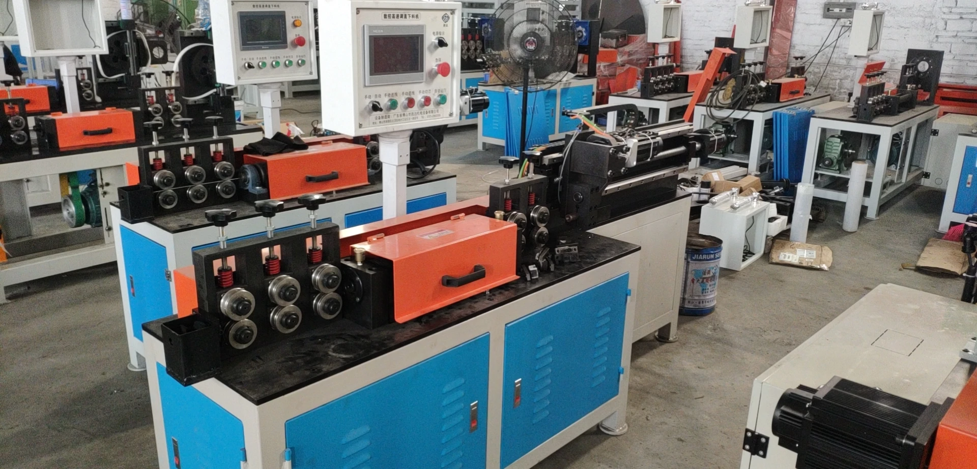 High Quality Stainless Steel Iron Wire Straighter CNC Fully Automatic Straightening and Cutting Machine with Covering