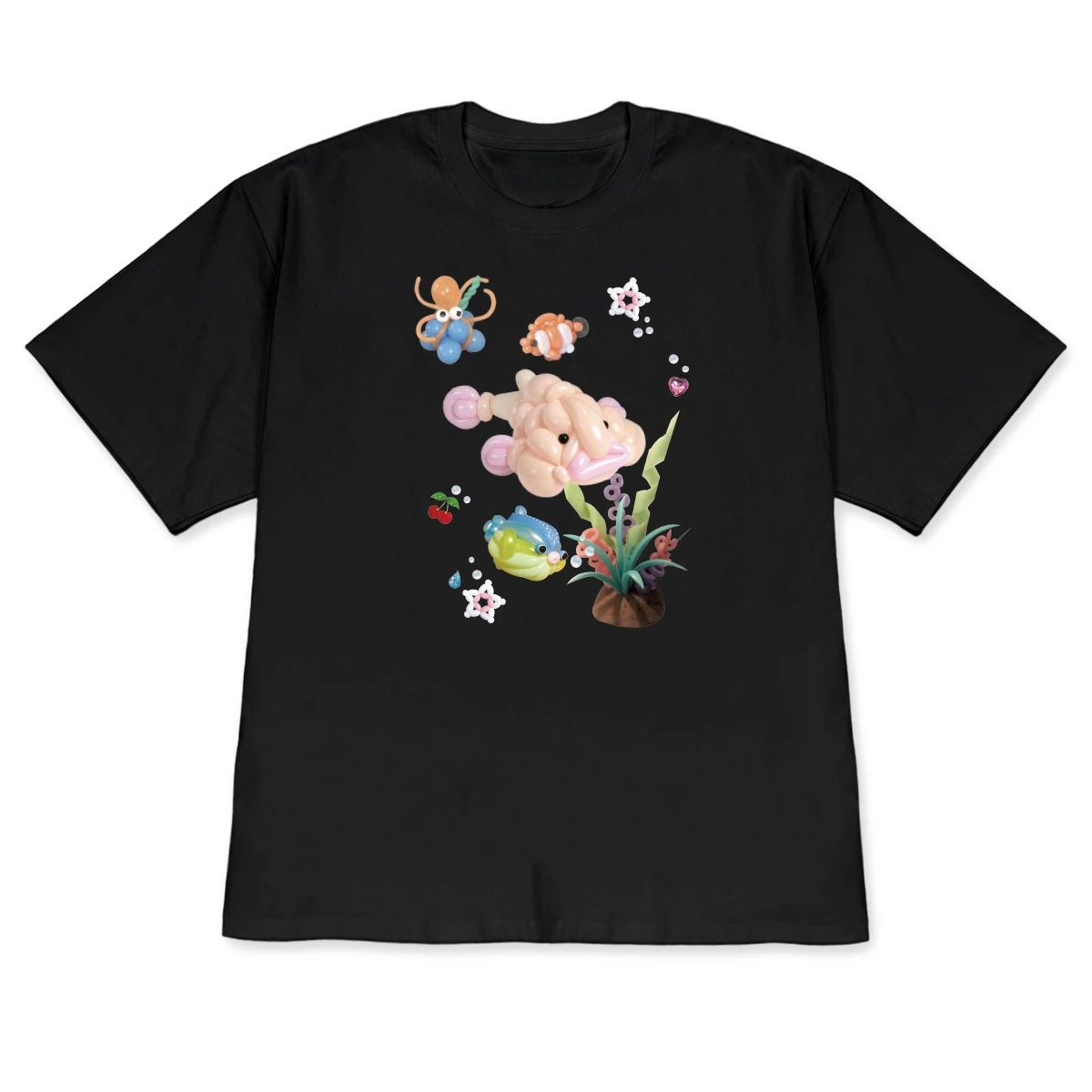 Kawaii Short-Sleeve Goldfish in A Bag Graphic T-shirt Cute Hand-Drawn Casual Black Top Adorable Crew Neck Tee for Women Men
