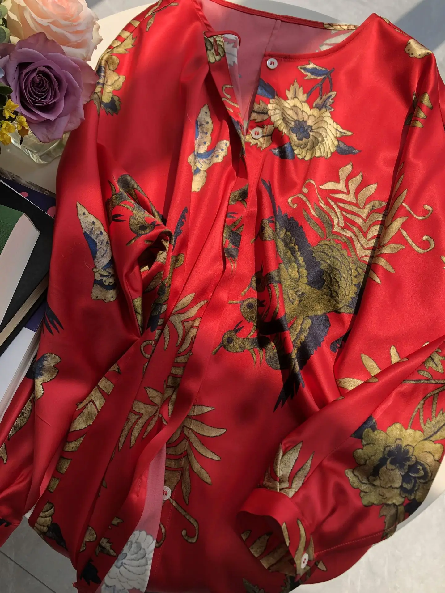 Birdtree 19 มม.95% หม่อนผ้าไหมสีแดงเสื้อผู้หญิงซาติน Phoenix พิมพ์แขนยาว O-คอเสื้อหลวม,2025 ใหม่ T57054JF