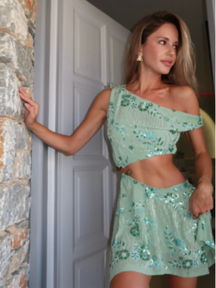 

Shinny Sequins Oblique Neck Top Skirt Sets 2 Pieces Chic Beading Crop Vest Irregular Hem Mini Skirt 2026 New Lady Party Clothing