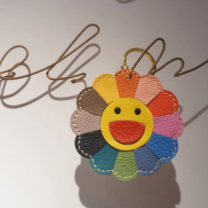 

Handmade first layer of cowhide gift gift sunflower bag pendant car key chain exquisite and beautiful gift