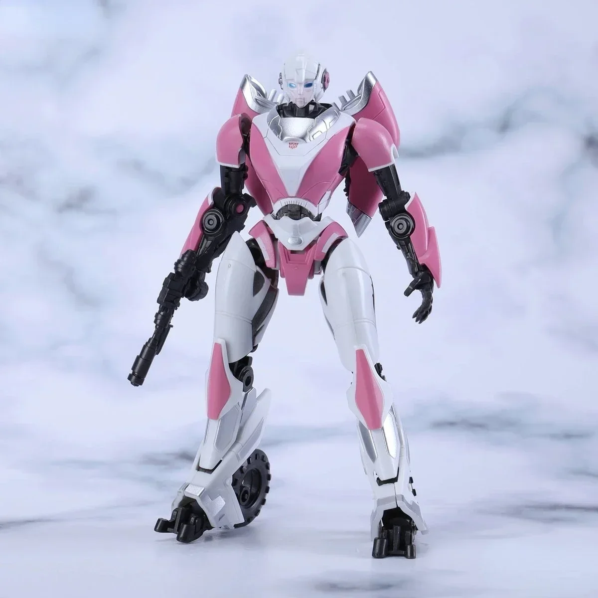 In Stock Authentic Trumpeter Boy Bee Arcee Glue-free Movable Assembly Action Figure Model 08128 Collection Gift