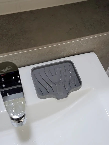 1-Pack Silicone Drain Soap Box Kitchen Bathroom Anti-slip Sink Tray Creative Washing Table Soap Tray Free Punch Drain Rack photo review
