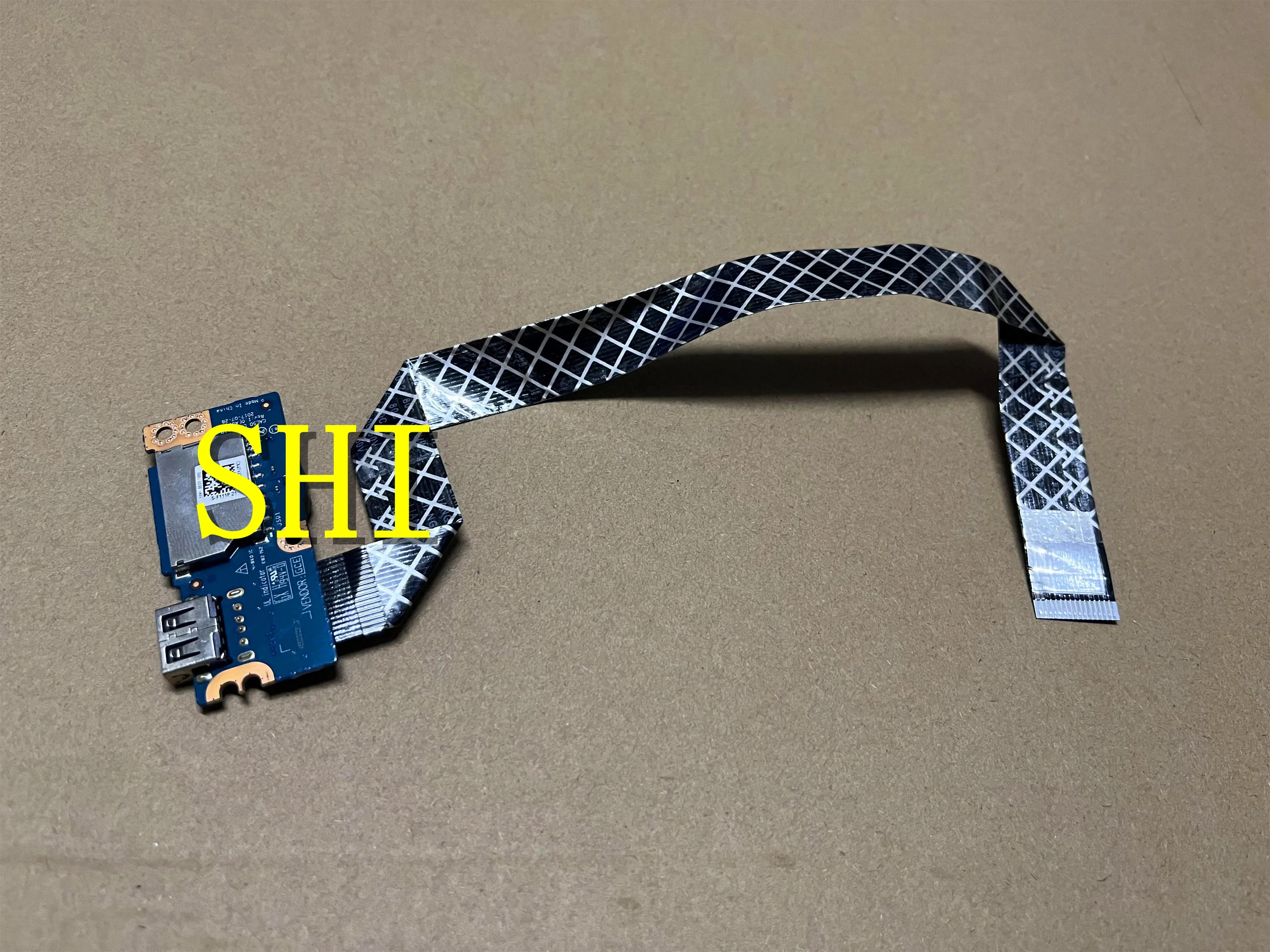 

LS-F111P Original used FOR Dell 5570 USB Card Reader Board 07KX7W NBX00028F00 CAL50 free shipping