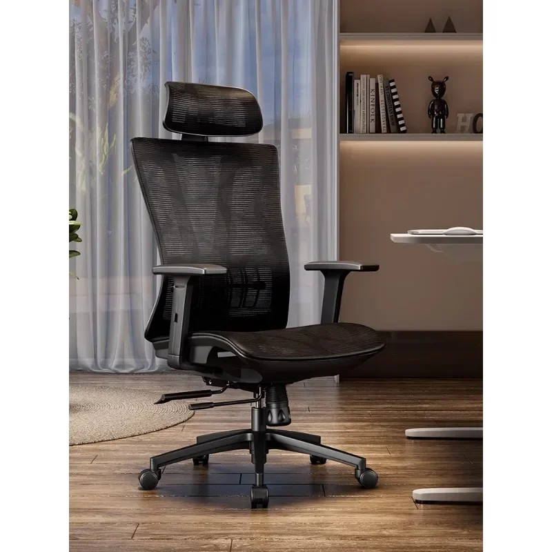 Silla de oficina de malla transpirable con reposabrazos ajustables y función de inclinación, ideal para largas horas de trabajo