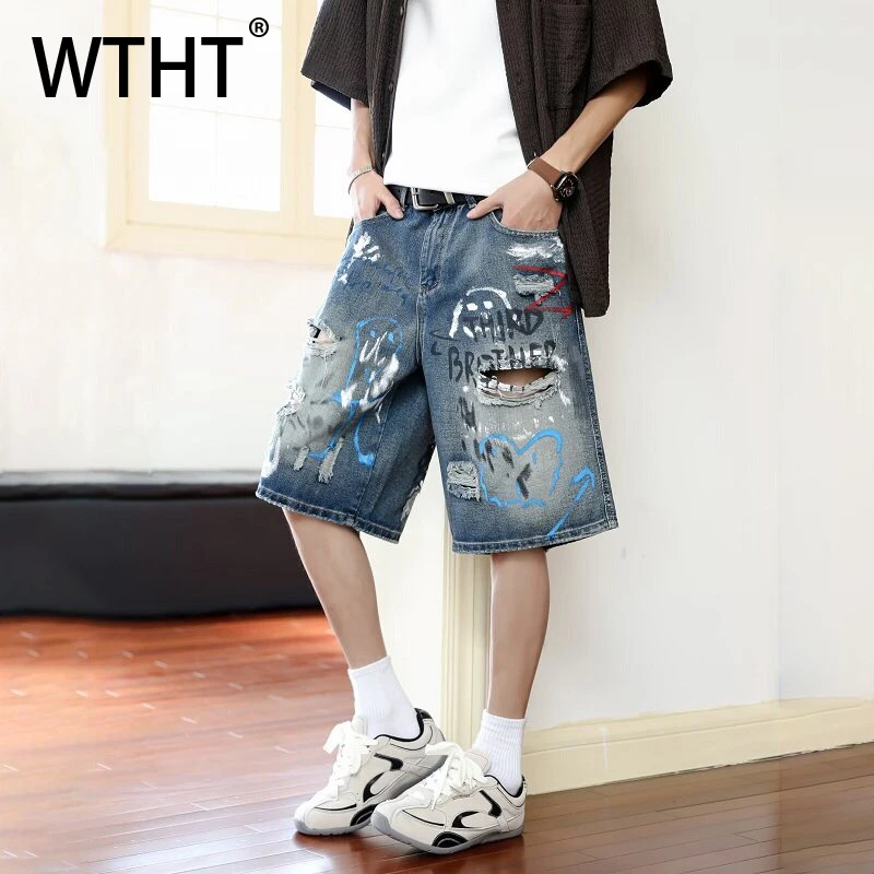 

WTHT модные мужские шорты с граффити и отверстиями Burr Edge Do, старые джинсовые шорты, винтажные летние прямые широкие шорты 2025 года, мужские 2A1227