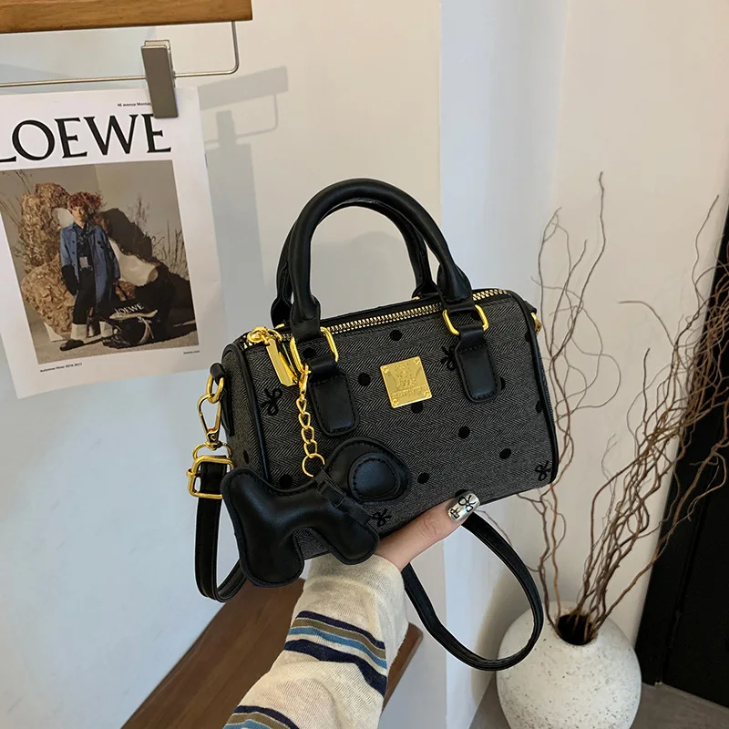 

Шикарная женская сумка через плечо в горошек, новая маленькая сумка через плечо осень-зима 2025 года, стильный и универсальный повседневный кошелек