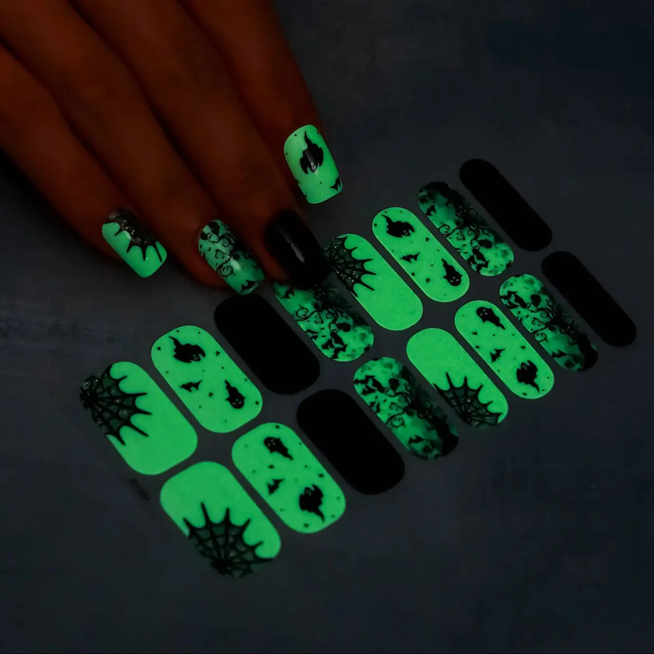 16 punte Halloween copertura completa strisce di smalto per unghie fantasma ragno zucca gatto nero adesivo per unghie avvolge manicure decorazione adesivo per unghie