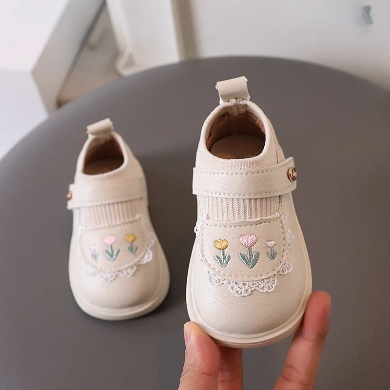 Mignonnes chaussures en cuir verni pour bébé fille, souliers de baptême avec fleur, nouveau-né, fête, printemps, été, H08Oil, 2024