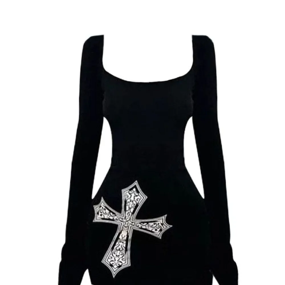 2025 T-shirt a maniche lunghe con stampa croce gotica retrò americana T-shirt da donna vintage Hottie Punk Dress New Slim Fit Nero sexy Halloween