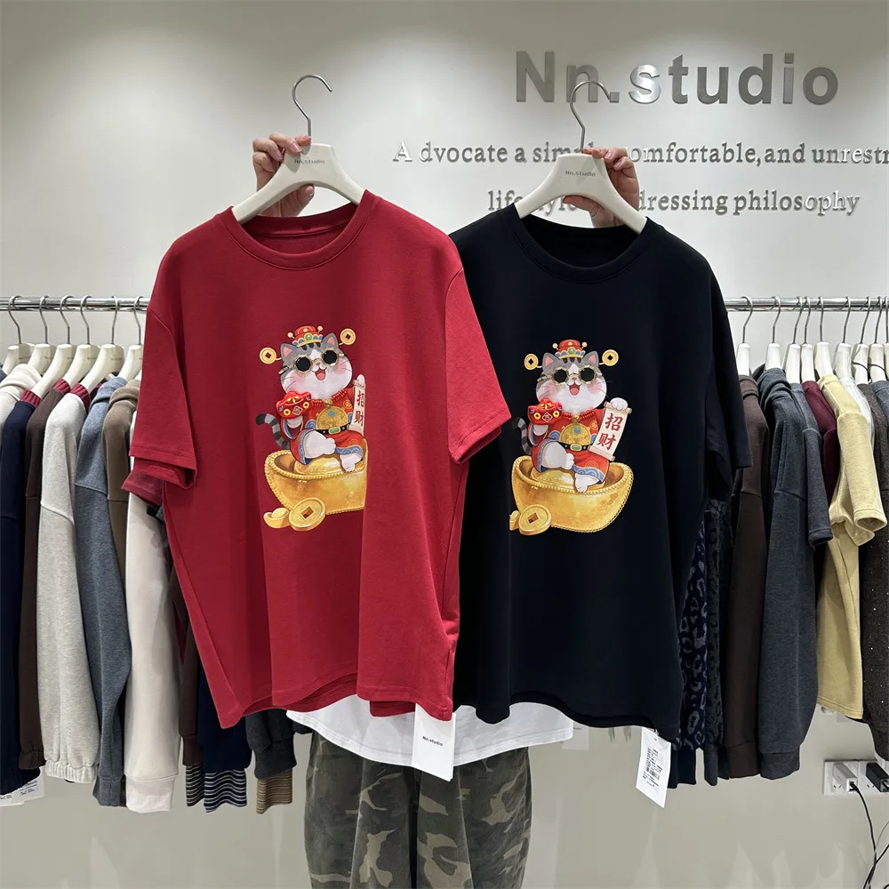 Camiseta de manga corta de longitud media para mujer, ropa estética, diseño de algodón, estilo Año Nuevo, gato de la fortuna, principios de primavera, 2026