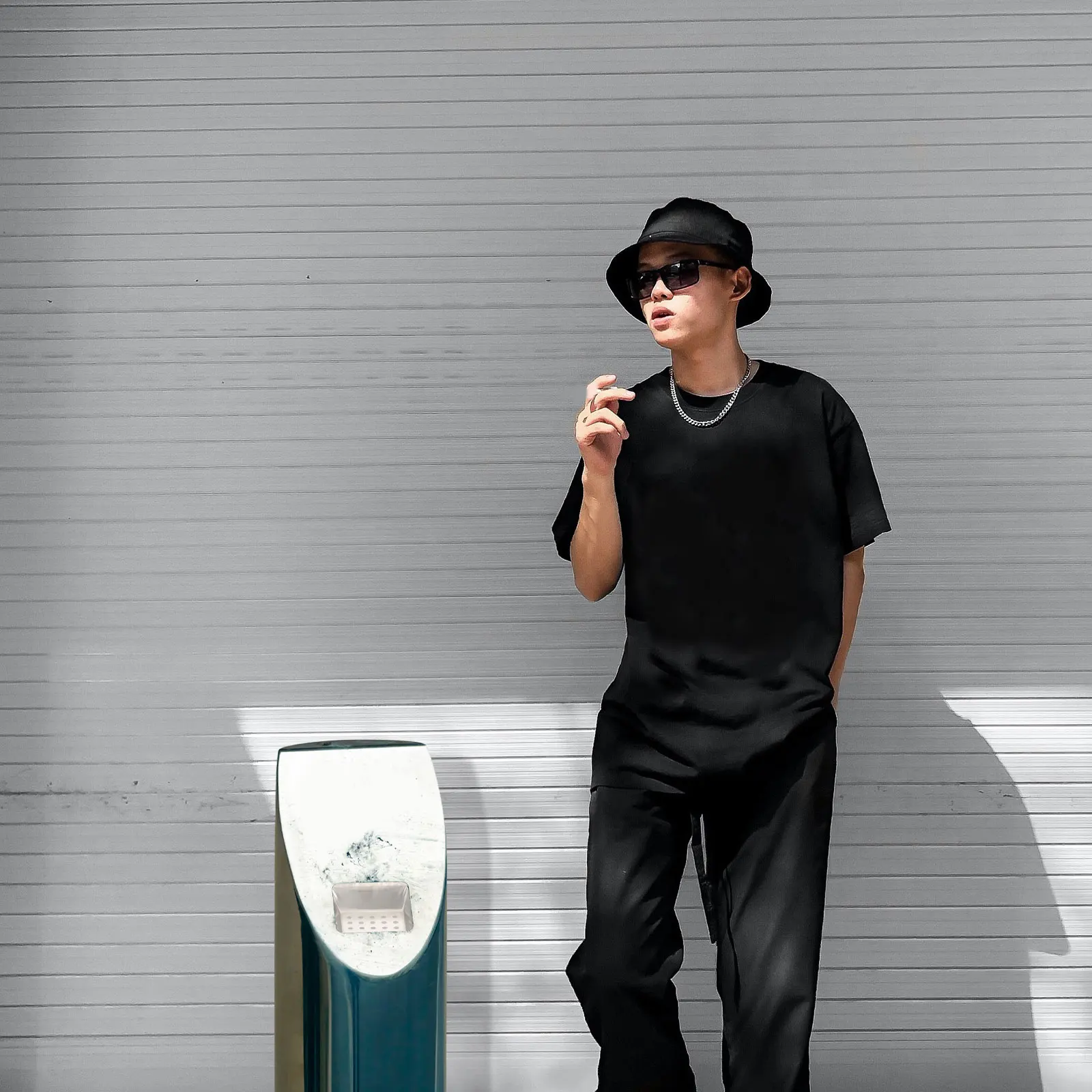 

Ash Trays Garbage Can Ashtray Stainless Steel Ash Container Metal Ash Trays Waste Bin Accessory