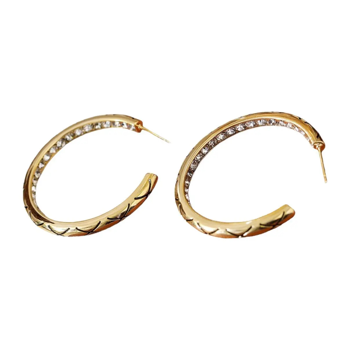 Copper-plated European-style retro personalized ear ring, plain ring with a small inlay of zirconia, fashionable accessory