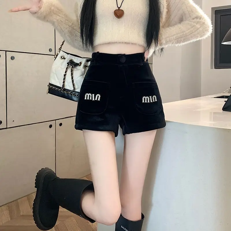 

Black velvet workwear shorts for women in autumn, spicy girls with zippers, A-line hot pants, high waisted and wide leg pants