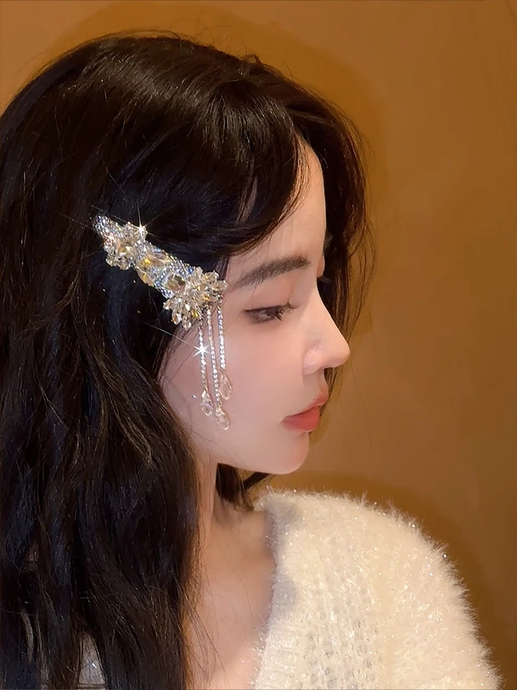 

High-end crystal fringed hairpin on the side, light luxury heavy industry full diamond forehead hair accessories