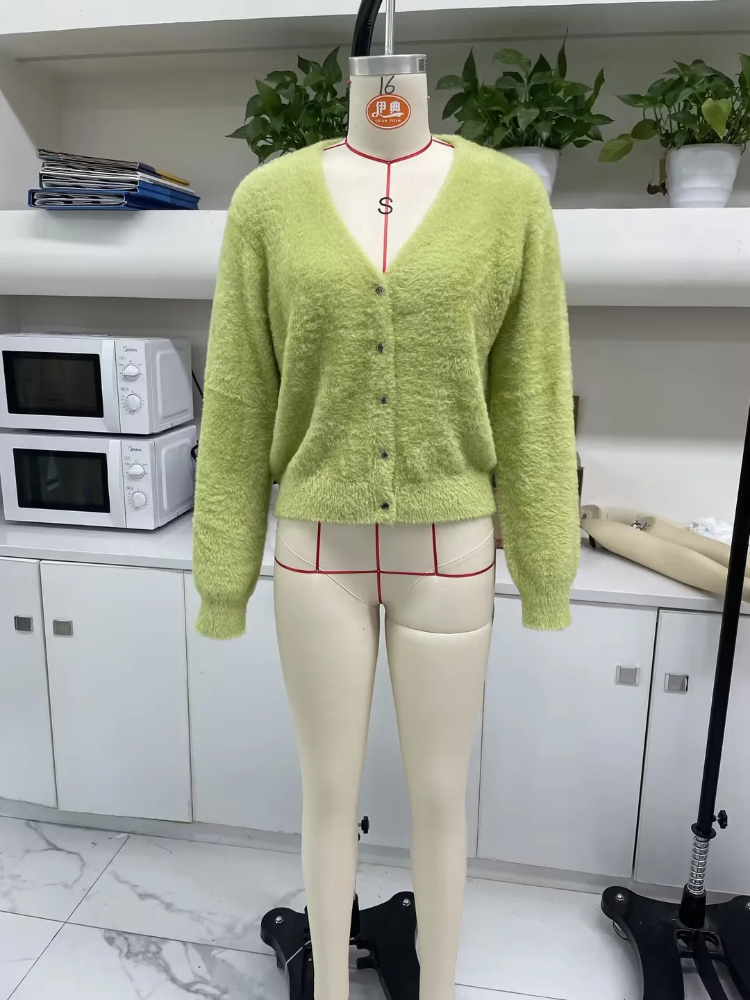 Women's Solid Color Knit Cardigan V-Neck Ribbed Long Sleeve Button-front Closure Plush Sweaters