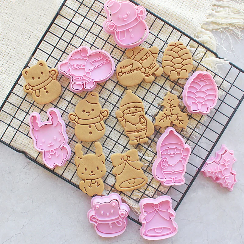 New Christmas Cookie Cutters Biscuit Mold Santa Snowman Tree Elk Cookie Mould Stamp Xmas New Year Party Cake Decor Baking Tools