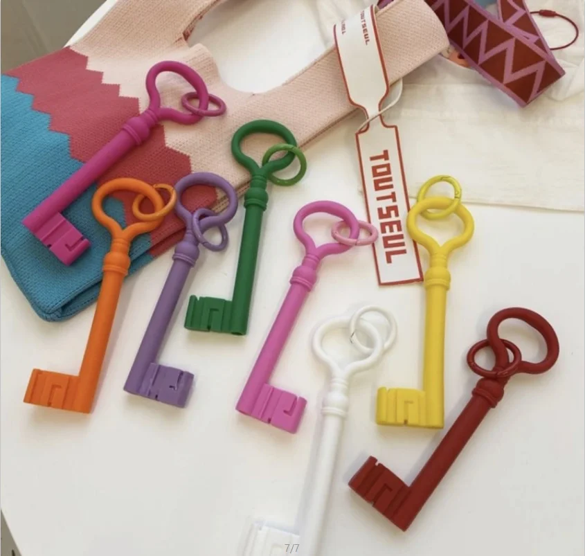 INS Fire Fox Backpack Key Chain Silicone Material Keyring Pendant Kawaii Mickey Macaron Candy Color Oversized Keychain Model