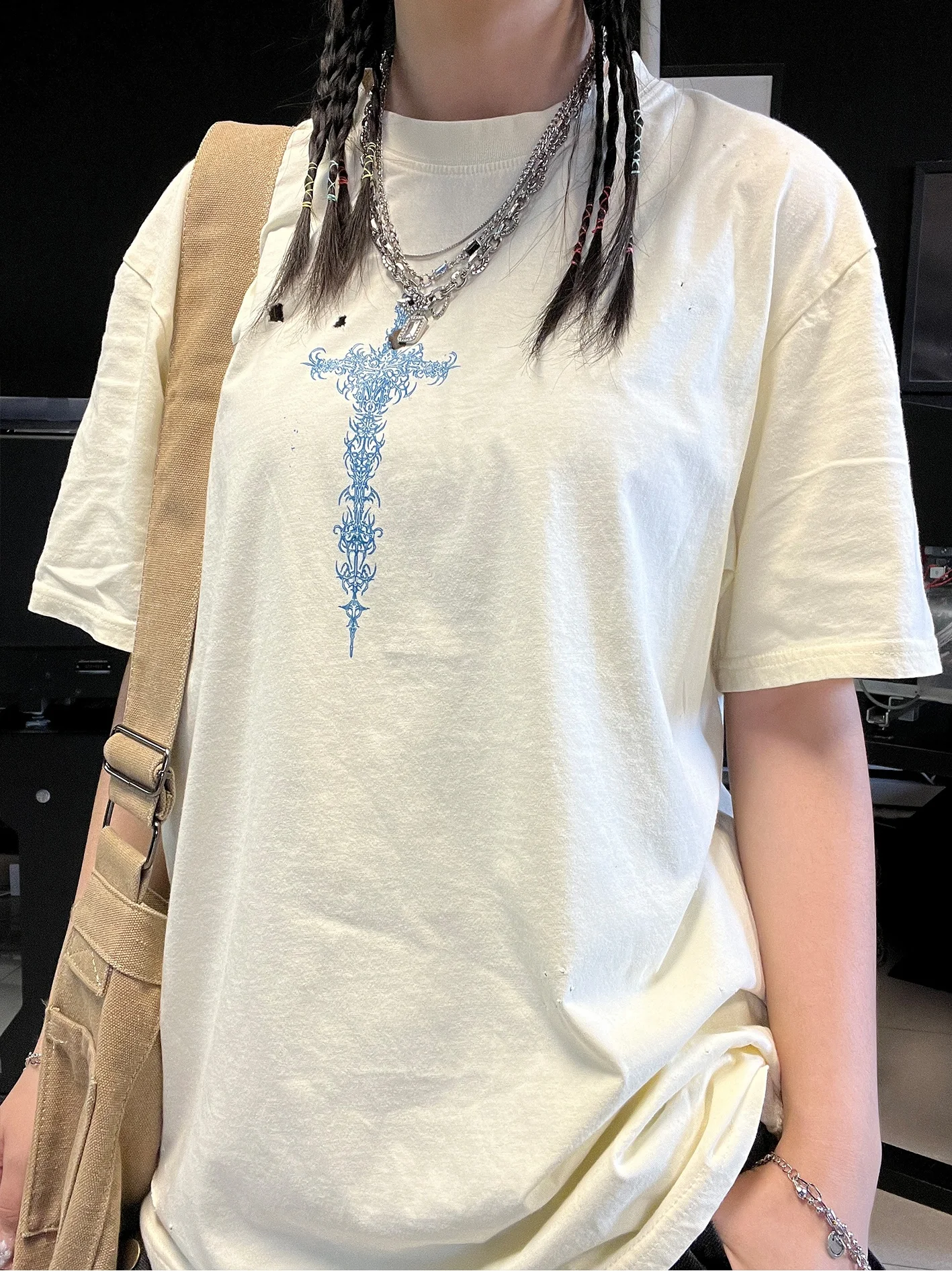 통기성 좋은 찢어진 티셔츠 커플용 심플 슬림핏 남녀공용 면 폴리에스터 탄성섬유 고급감