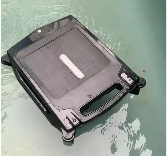 Solar Powered Automatic pool Skimmer Robot for Pool Surface Maintenance