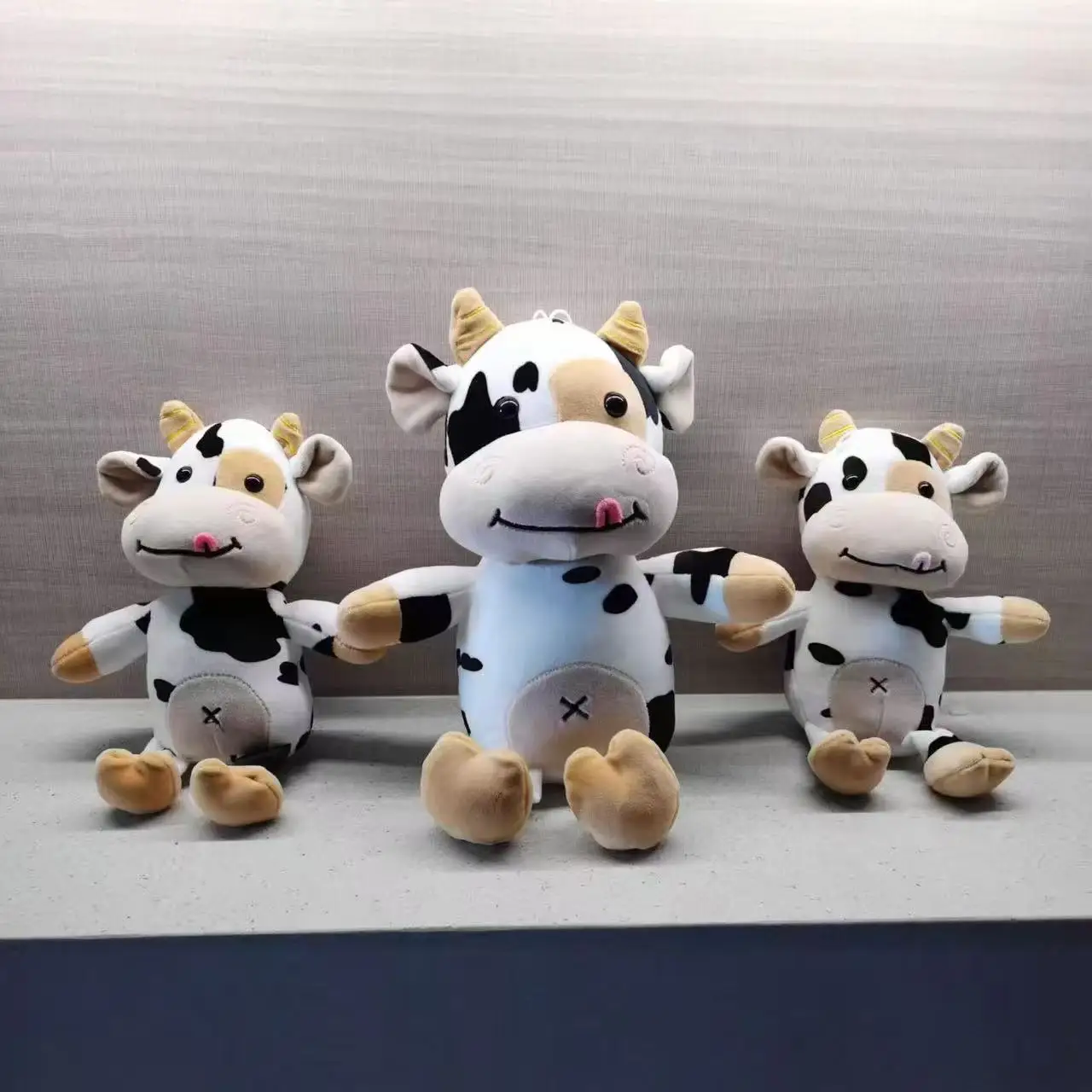 

Милая плюшевая игрушка в виде коровы, мягкая кукла, подарок на праздник, подарок на день рождения, украшение для дома, плюшевые игрушки для мальчиков
