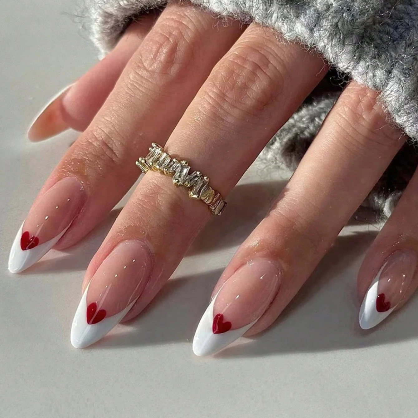 24 Stück lange Mandelherzen-Muster, künstliche Nägel, abnehmbarer und wiederverwendbarer Gelee-Kleber, 1 Stück Nagelhautschieber, geeignet für Mädchen und Frauen