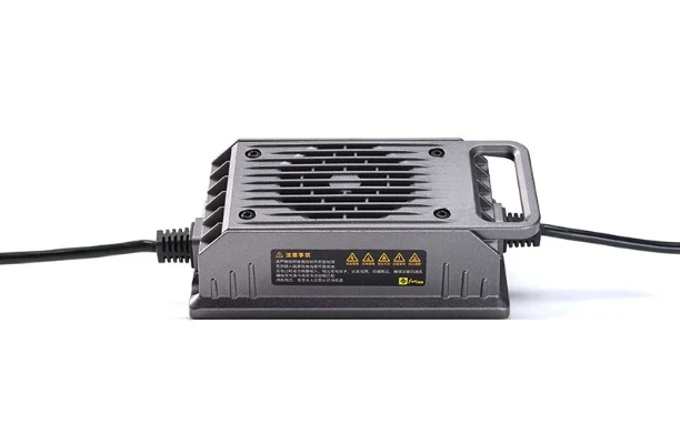 Light bee low power charger 67.2V/4.5A charger