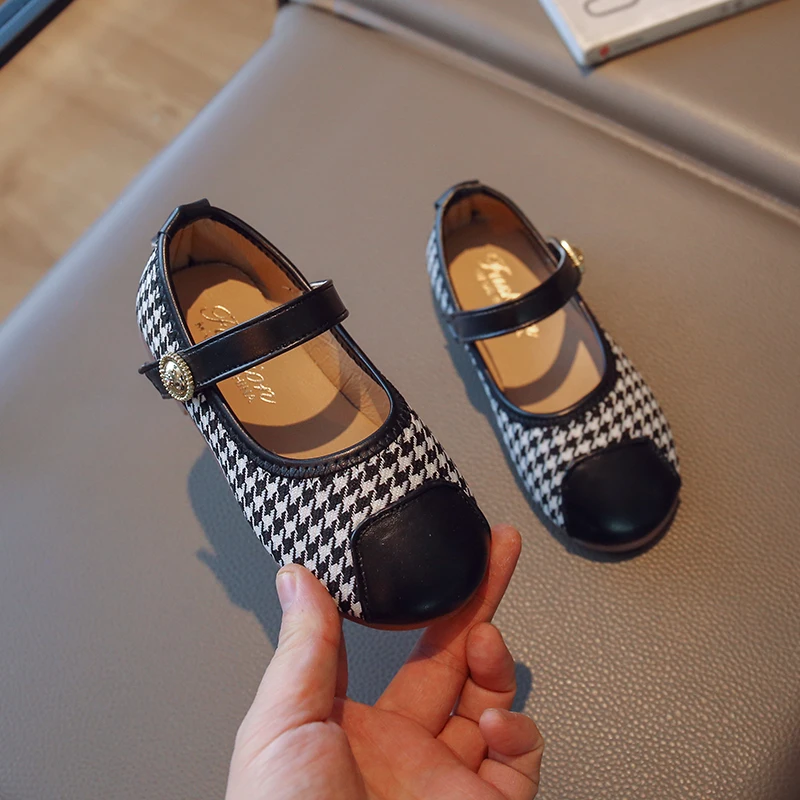 

2023 New Simple Girls Mary Janes for Party Wedding Shows PU Soft Princess Shoes Kids Versatile Children Fashion Houndstooth Shoe