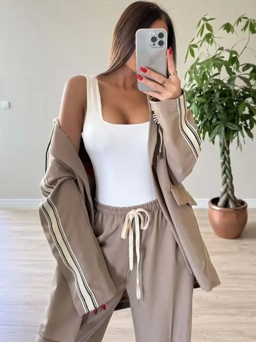 

Женский повседневный спортивный костюм: куртка с капюшоном и брюки свободного кроя с эластичным поясом, прямые длинные брюки, комплект из двух предметов