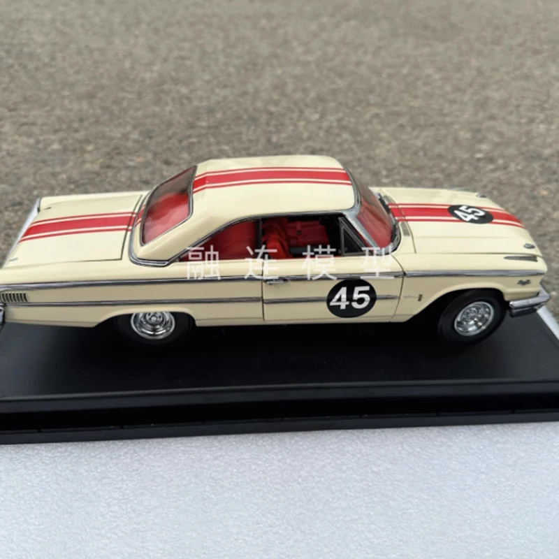 

SunStar Масштаб 1:18 Galaxy 500 45 # Имитационная модель автомобиля из сплава, статическая коллекция, украшенные праздничными подарками, игрушки, сувенирный подарок