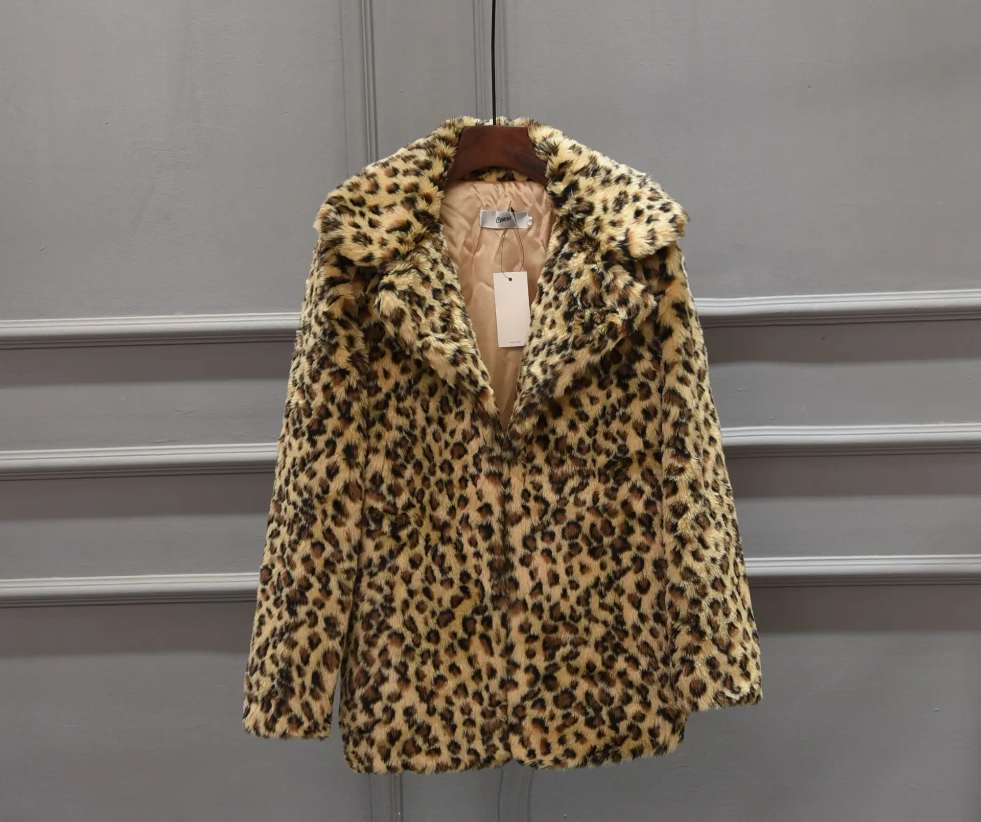 2024 New imitation fur Korean imitation fur medium and long suit sexy snow-white leopard pattern imitation fur coat black and wh