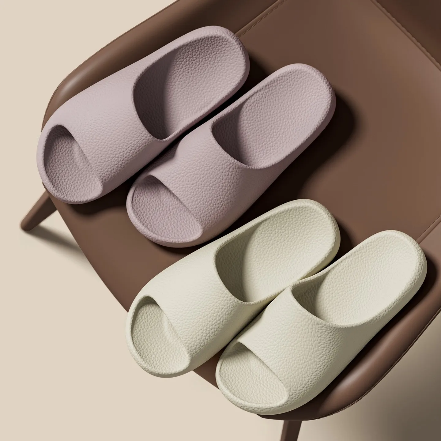 

Новые мужские шлепанцы из ЭВА, летние сандалии, простые вьетнамки, нескользящие, с мягкой подошвой, удобные тапочки для душа, парные уличные шлепанцы