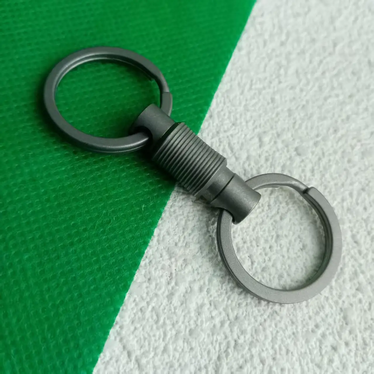 Titanium Alloy Quick Release Keychain Portable And Prevents Accidental Unlock Detachable Titanium  Key Swivel Key Chain