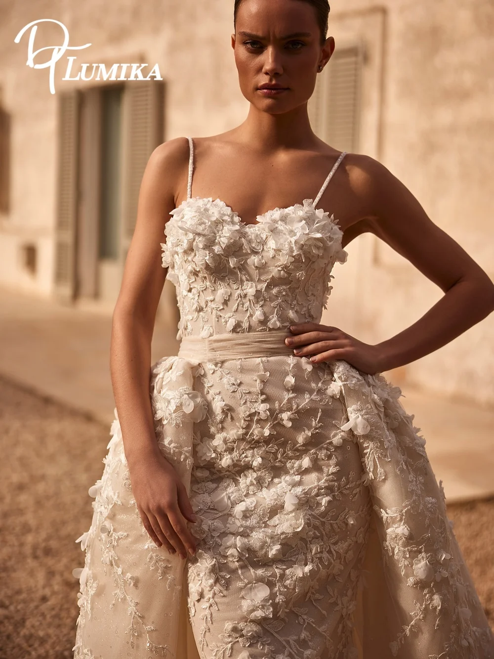 Wykwintna suknia ślubna z odpinaną spódnicą 2026, elegancka suknia ślubna na ramiączkach, urocza tiulowa suknia ślubna z kwiatami 3D, długość do podłogi, szyta na miarę.