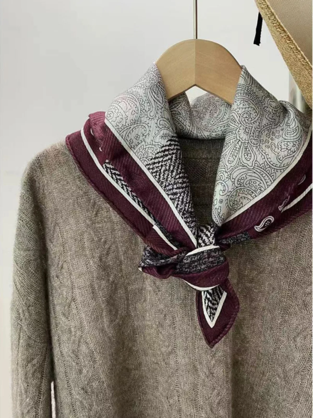 soft-skin-friendly-warm-double-sided-low-key-embroidered-silk-wool-print-chinese-sized-scarf-silk-blended-65x65cm-scarf