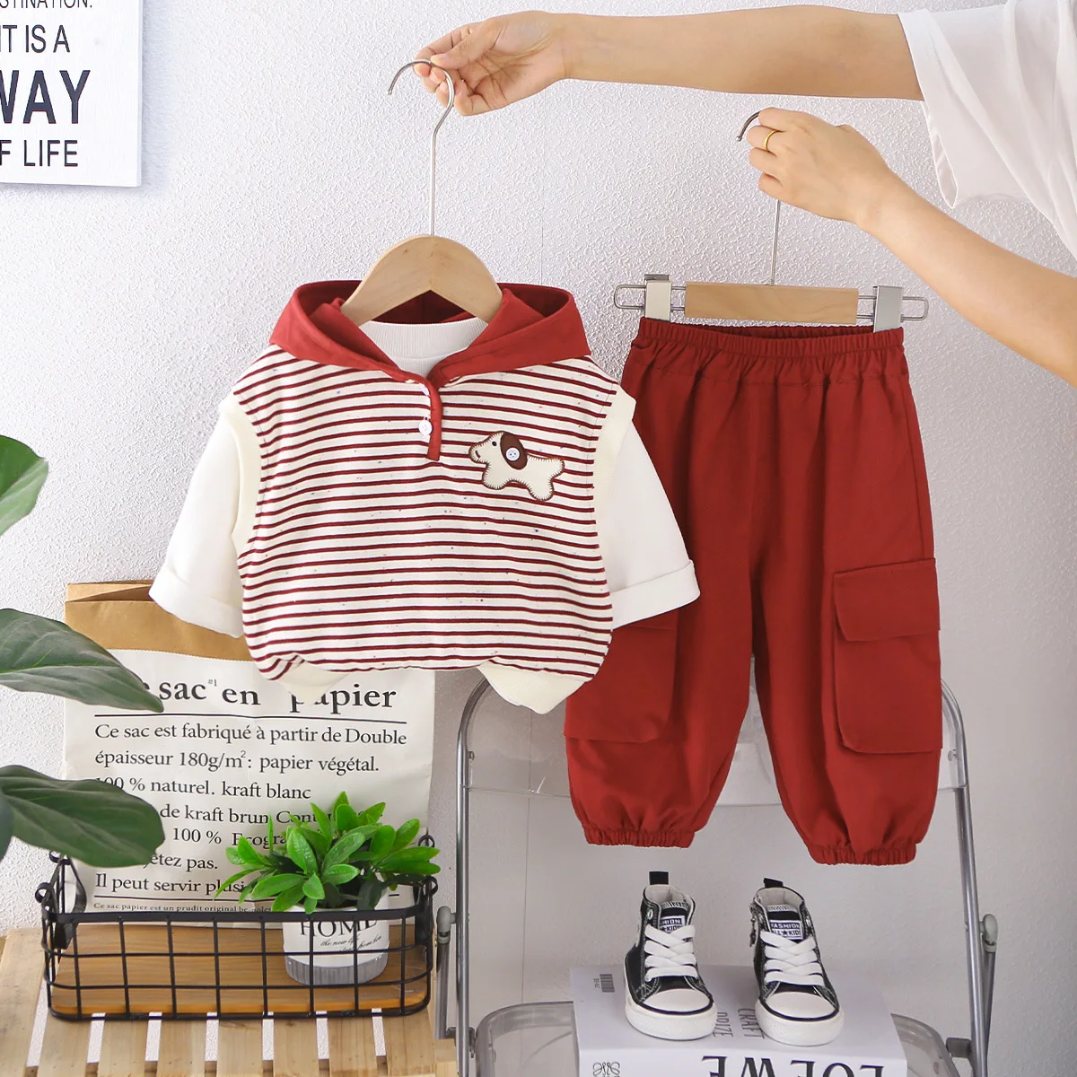 ベビー男の子秋服子供服2026春秋漫画犬柄ストライプフード付きベスト-tシャツ-パンツ3点セット男の子用衣装