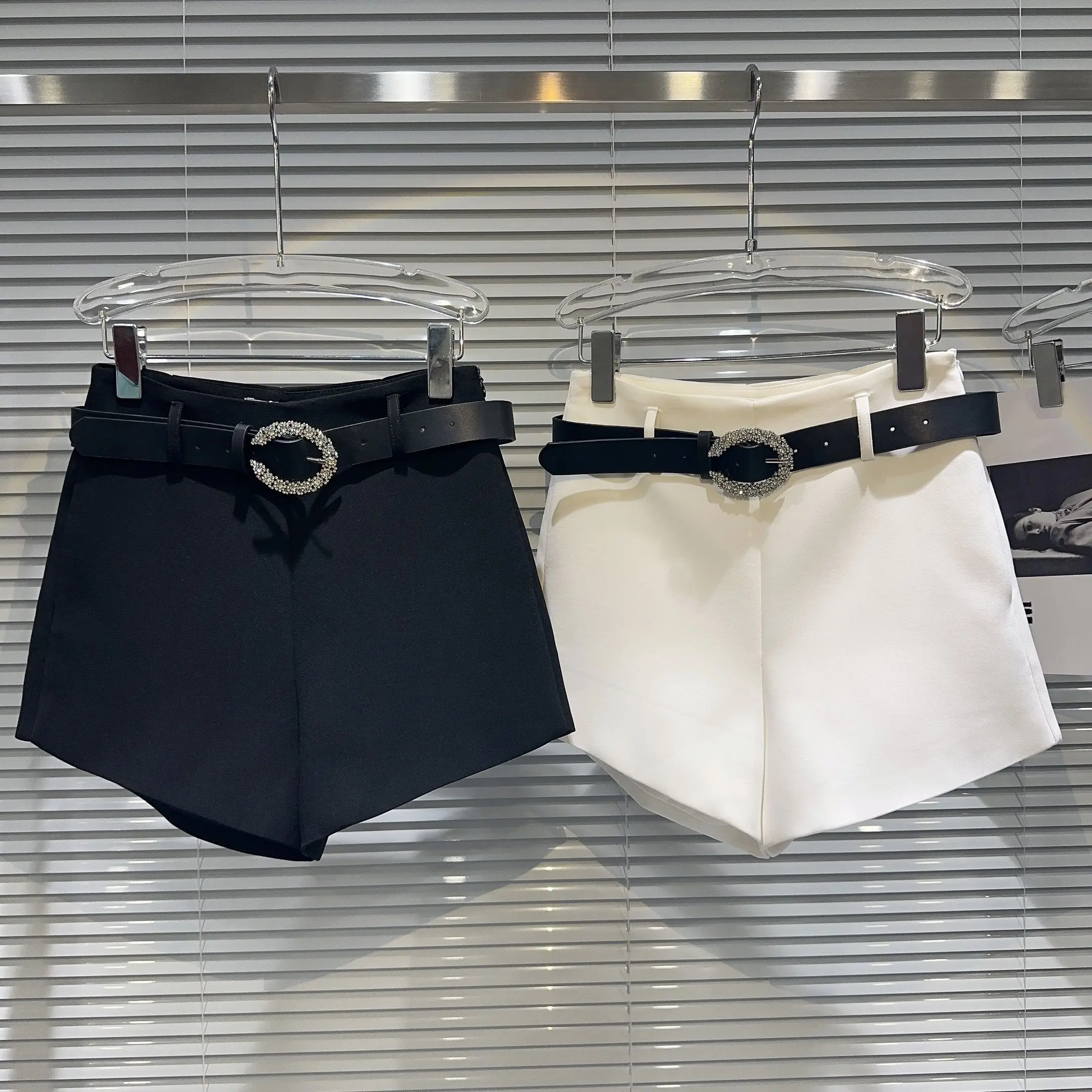 Slim Fit Three-Quarter Length Suit Shorts Women's Style Summer New round Ring Diamond Belt Fashionable Casual Pants
