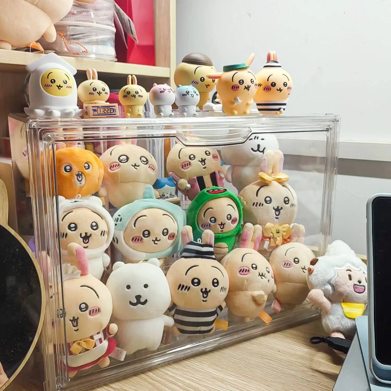 acrylic-doll-storage-box-display-stand-small-eight-uzaki-pendant-organizer-step-by-step-toy-figure-showcase-holder