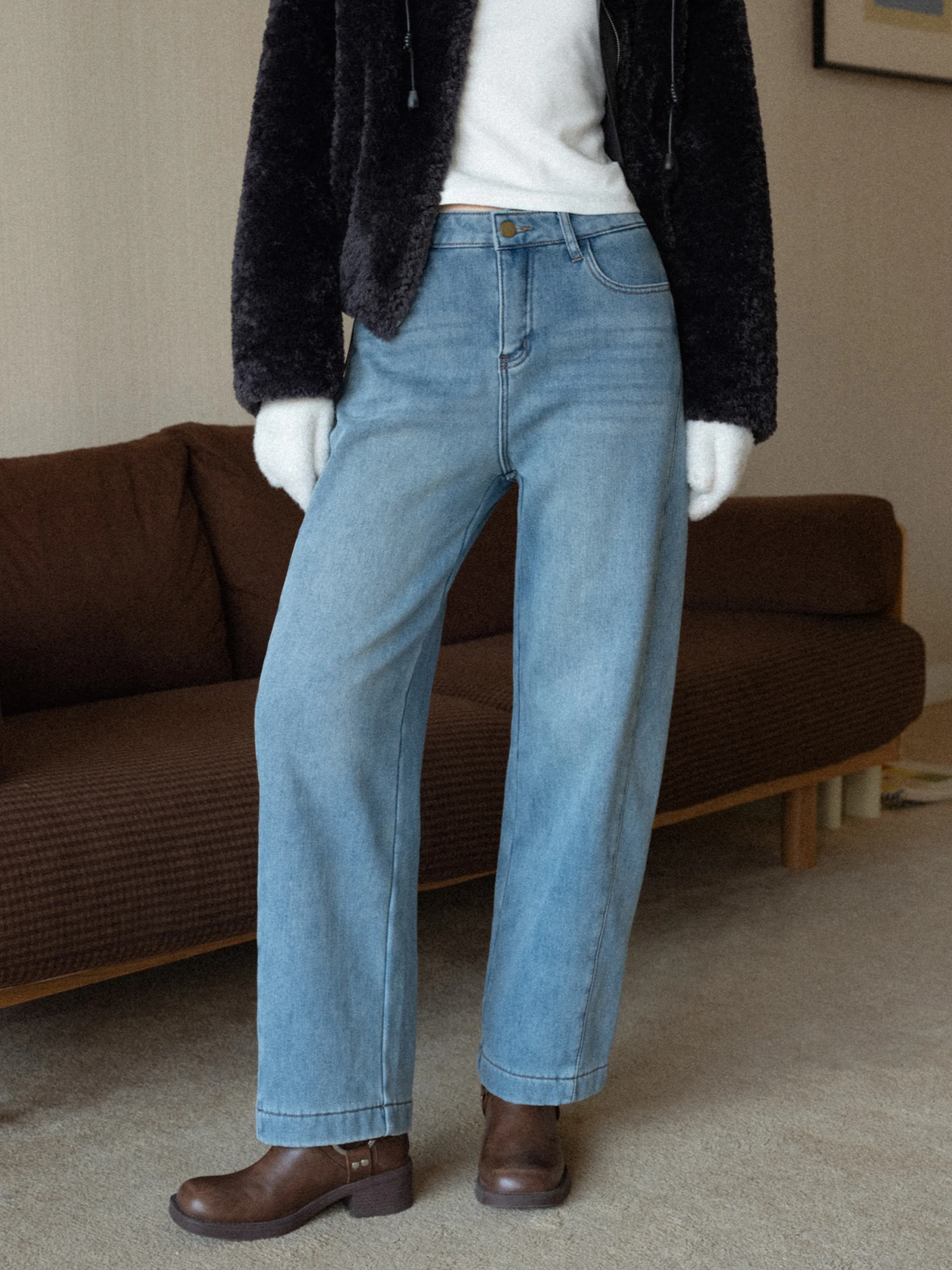 

Retro Style High Waist Fleece Lined Denim Jeans with Belt Casual Loose Slimming Long Trousers for Women in Light Blue Color