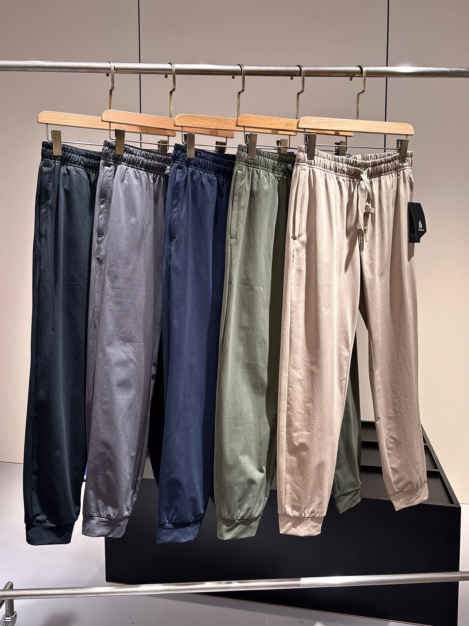 High Quality Quick Dry Casual Pants for Men Breathable Moisture Wicking Elastic Waist Outdoor Commuting Autumn Polyester Fiber