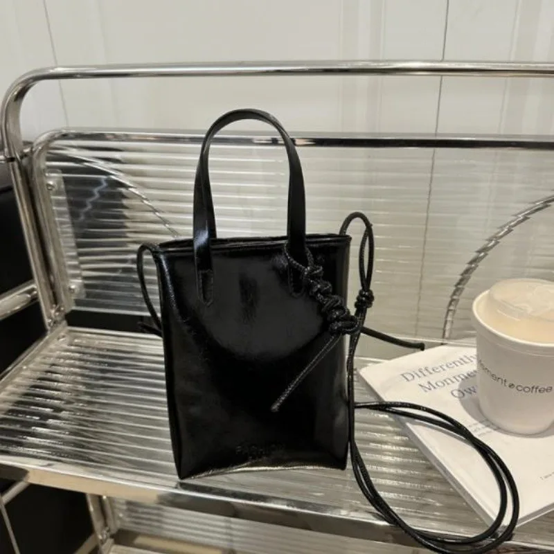 حقيبة كروس صغيرة للنساء 2026 موضة كورية جديدة حقائب كتف فاخرة حقائب يد ومحافظ ريترو بسيطة حقيبة عمودية