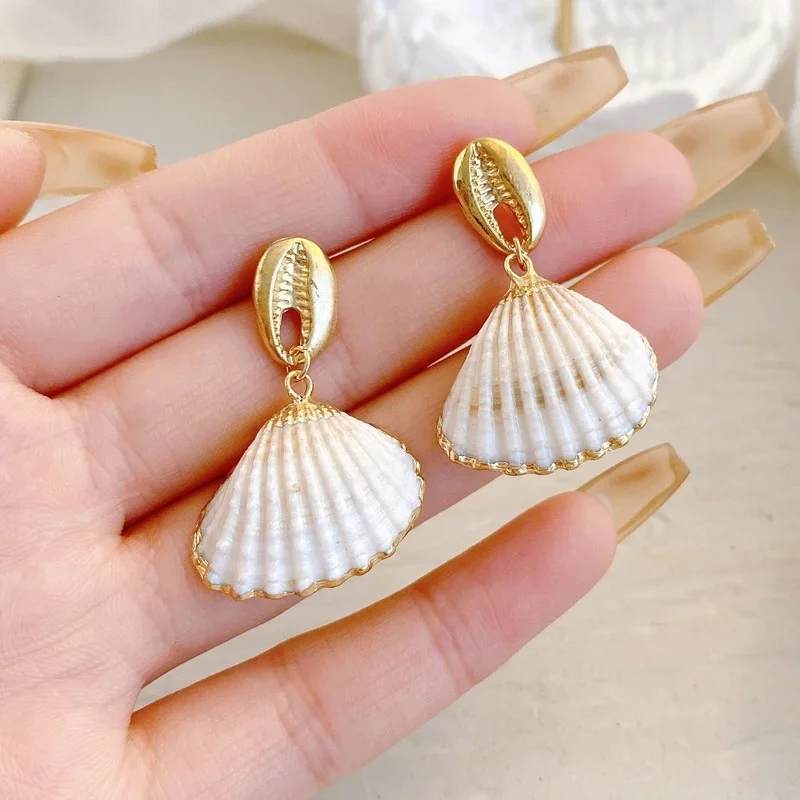 Bohemian Gold Shell Earrings Trendy 2025 Fashion Jewelry Woman Seaside Decor Gothic Eardrops Korean Accessory